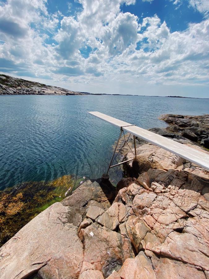 Guesthouse, Not Even A Minute Walk To The Ocean Kullavik Exterior photo